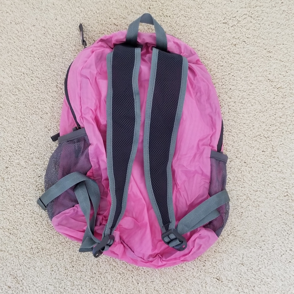Senterlan Packable Backpack - Picture 4 of 8